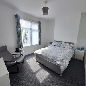 https://private-room-on-donegall-road-in-central-belfast.belfasthotelsireland.com